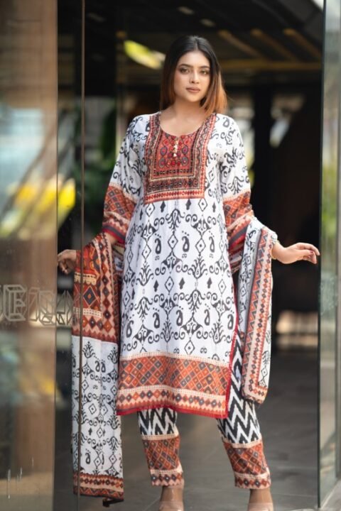 Ceren Mirror Embroidered Salwar Kameez